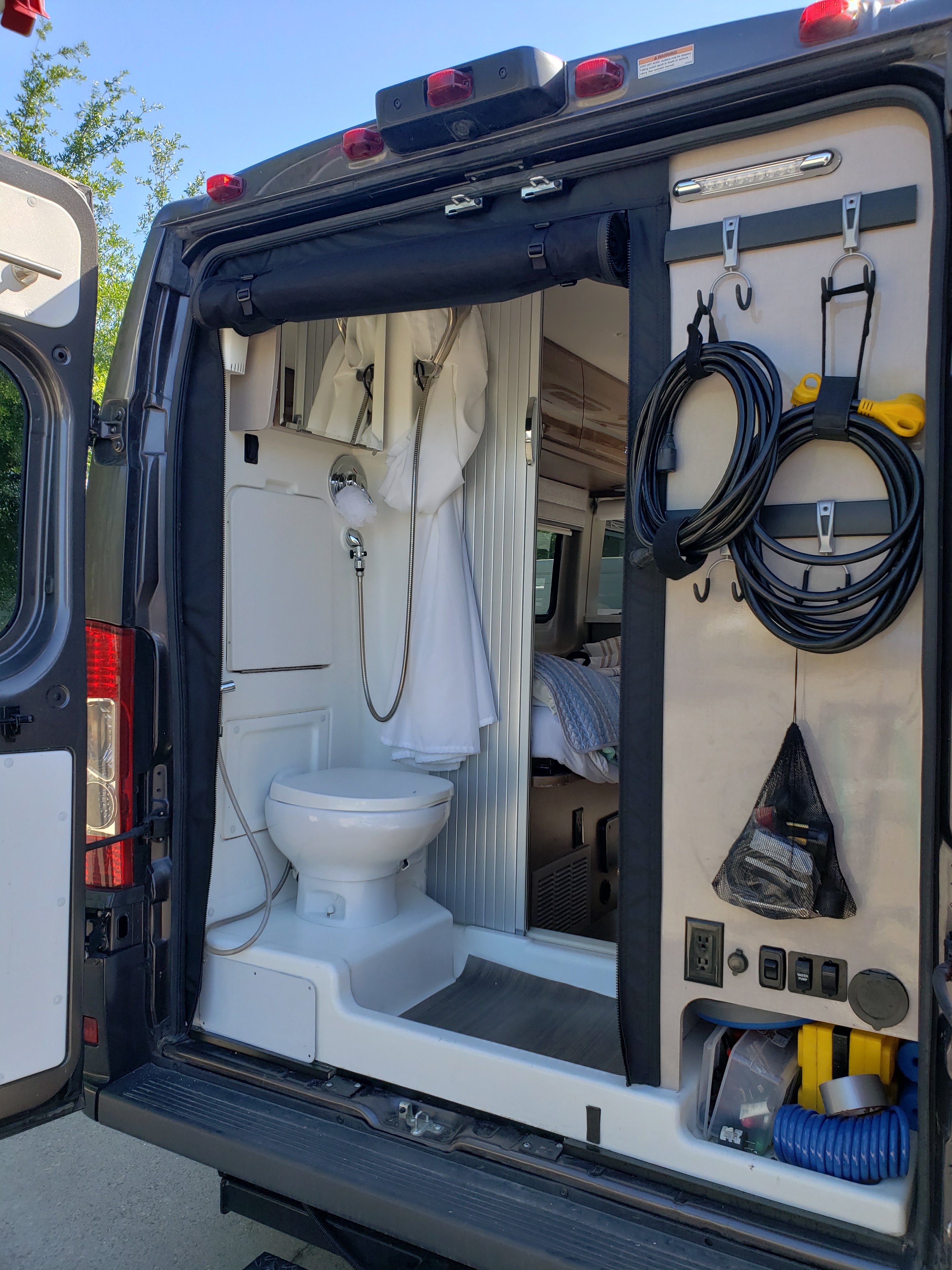 Class B Rv Rear Screen Thor Sequence Rear Bugwall Screen | The BugWall